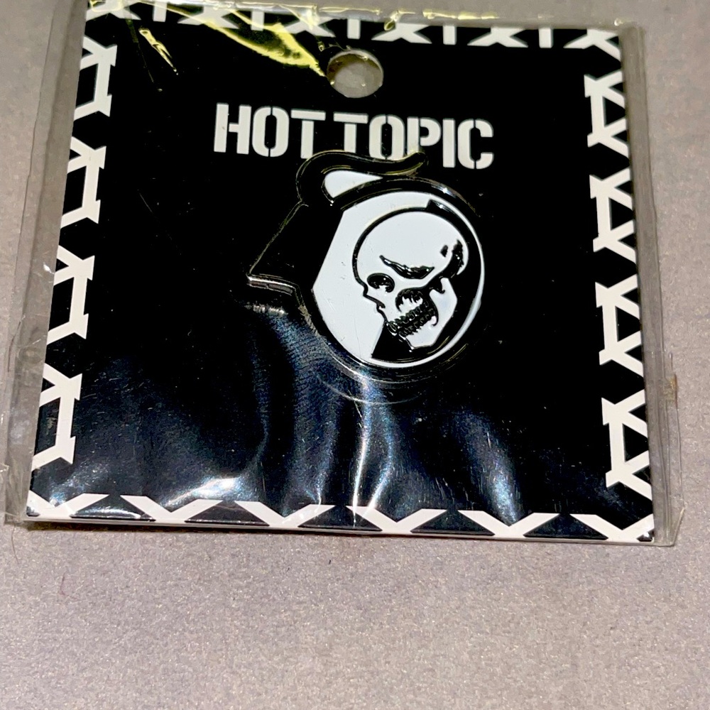 Hot Topic Skull in Coffee Pot Enamel Pin NIP